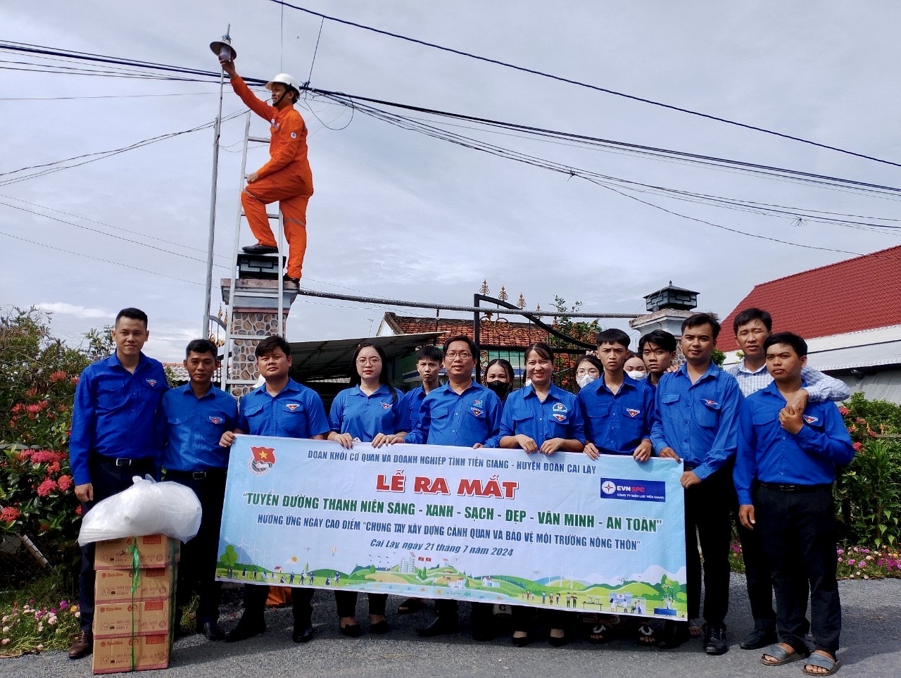 "HÀNH TRÌNH KẾT NỐI YÊU THƯƠNG" TIPHARCO CẤP PHÁT 100 PHẦN THUỐC MIỄN PHÍ CHO NGƯỜI DÂN CÓ HOÀN CẢNH KHÓ KHĂN TẠI XÃ THẠNH LỘC, HUYỆN CAI LẬY, TỈNH TIỀN GIANG