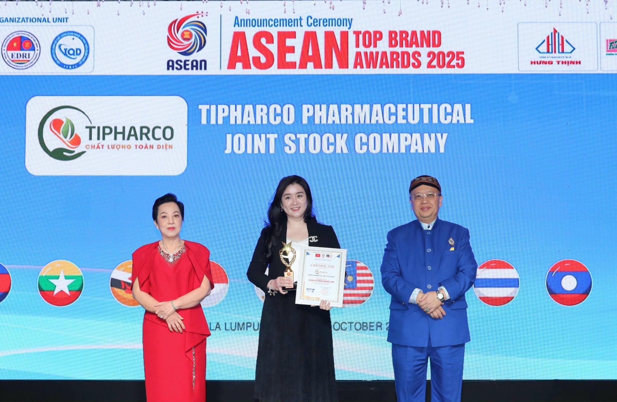 TIPHARCO VINH DỰ NHẬN GIẢI TOP 50 THƯƠNG HIỆU UY TÍN HÀNG ĐẦU ASEAN 2025